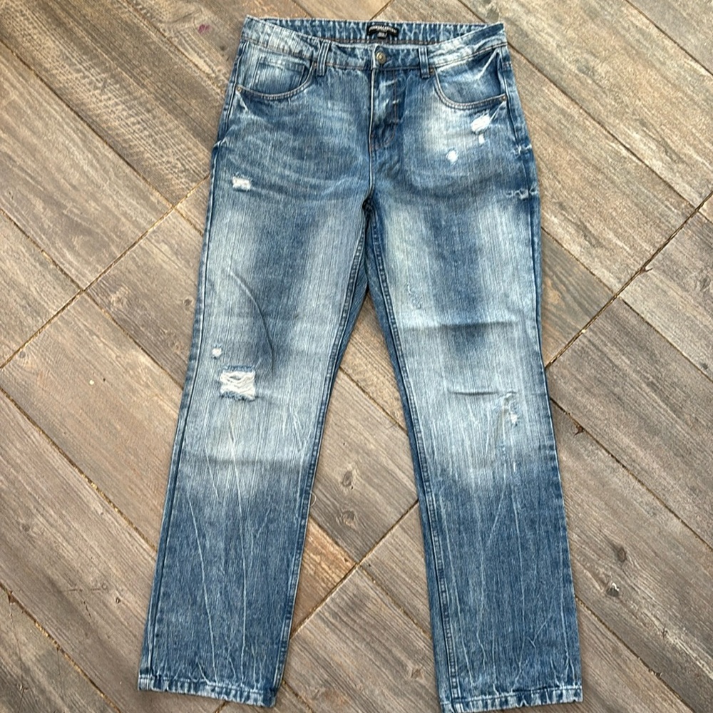 CROOKS & CASTLES Men’s straight leg distressed wash jeans 33x32 New without tags